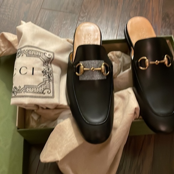 Gucci slides main image 5